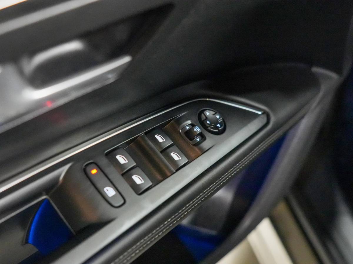 Peugeot 5008 Peugeot 5008 1.2 PureTech Access 7P