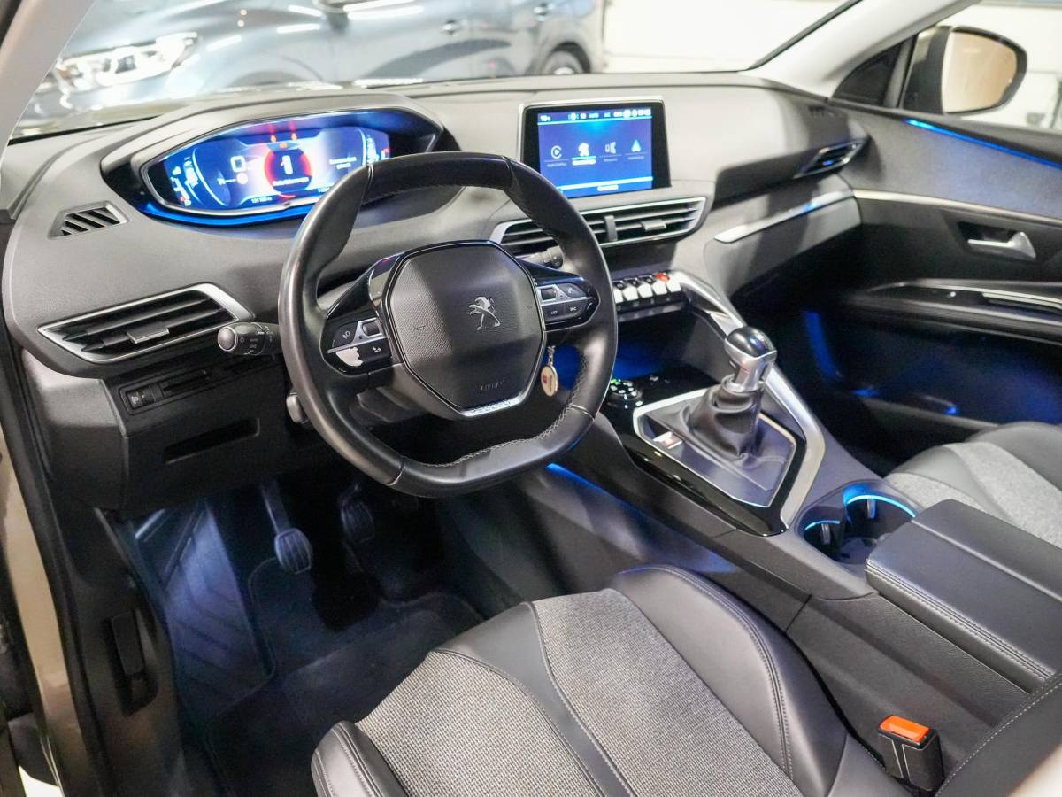 Peugeot 5008 Peugeot 5008 1.2 PureTech Access 7P