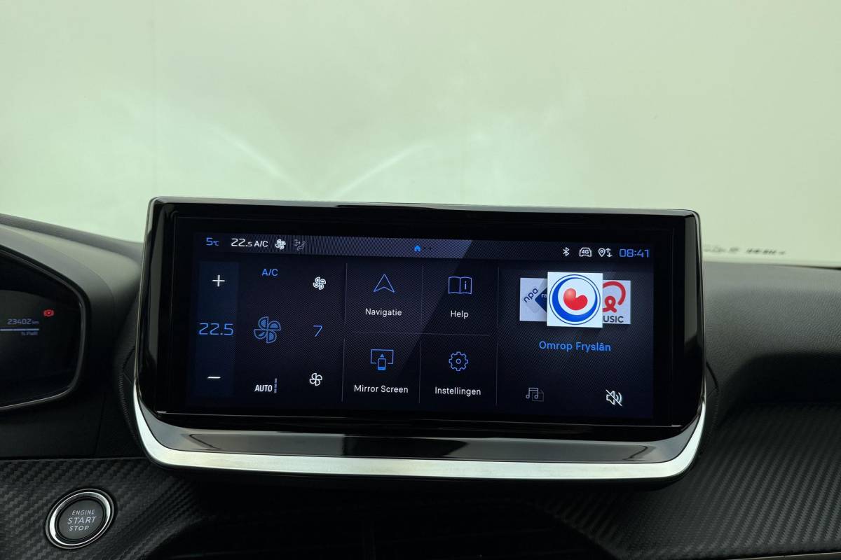 Peugeot 2008 Peugeot 2008 1.2 Hybrid 136 Allure | Achteruitrijcamera | Cruise control | keyless entry | Navigatie | Extra getint |
