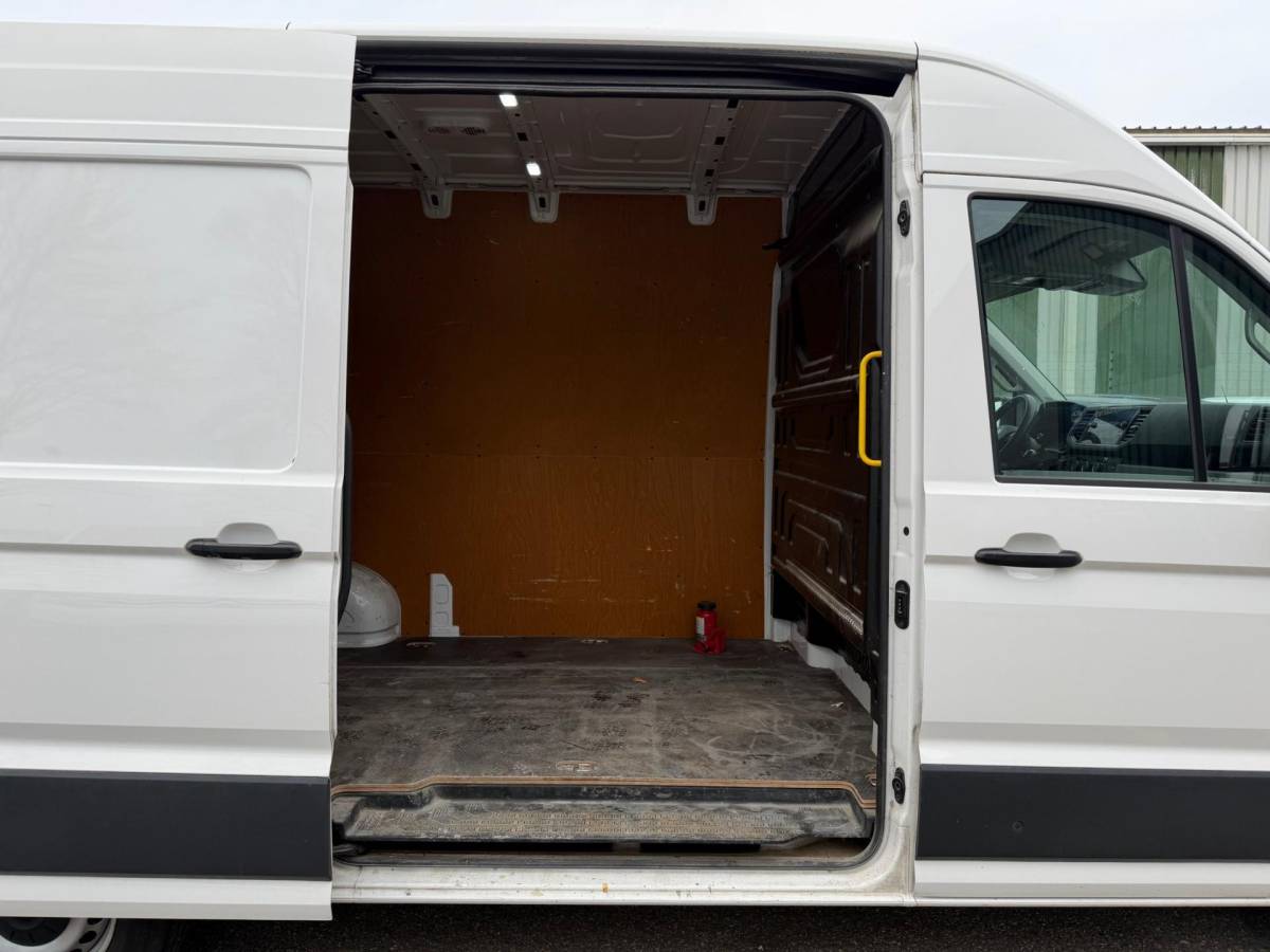 Volkswagen Crafter Volkswagen Crafter 35 2.0 TDI 140PK L3H3 Highline / Trekhaak / Camera / App connect