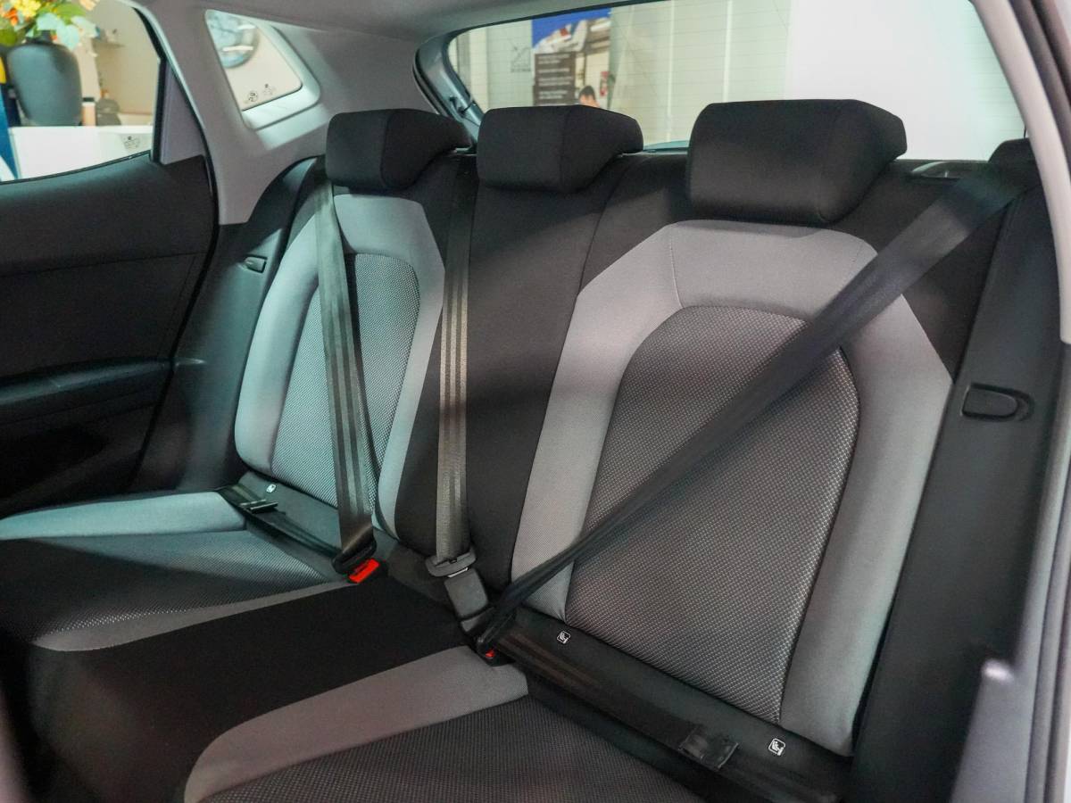 SEAT Ibiza SEAT Ibiza 1.0 MPI Reference |VOL!|stoelvrm|clima|carplay|park