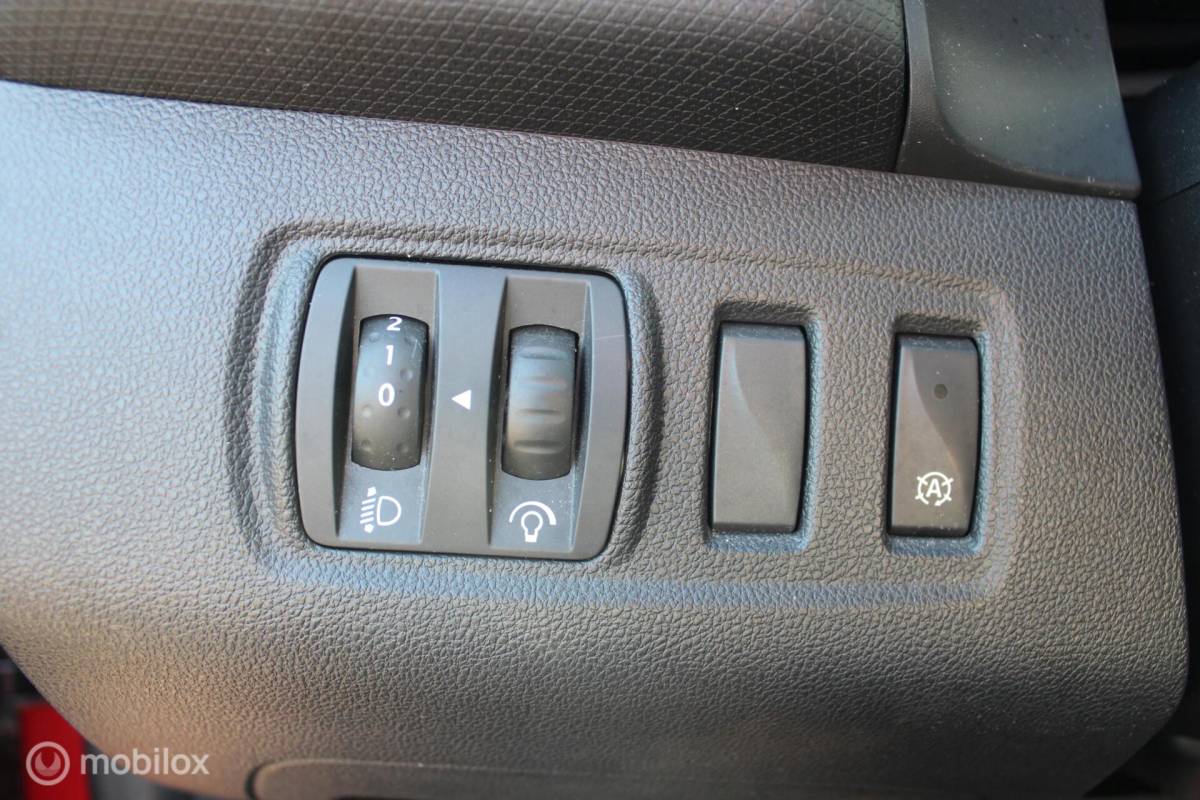 Renault Clio Renault Clio Estate 0.9 TCe Limited Airco/Cruise/Navi/PDC/NAP