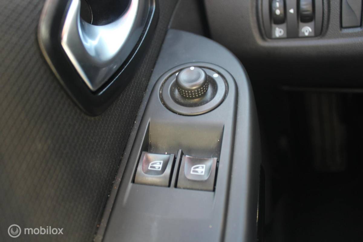 Renault Clio Renault Clio Estate 0.9 TCe Limited Airco/Cruise/Navi/PDC/NAP