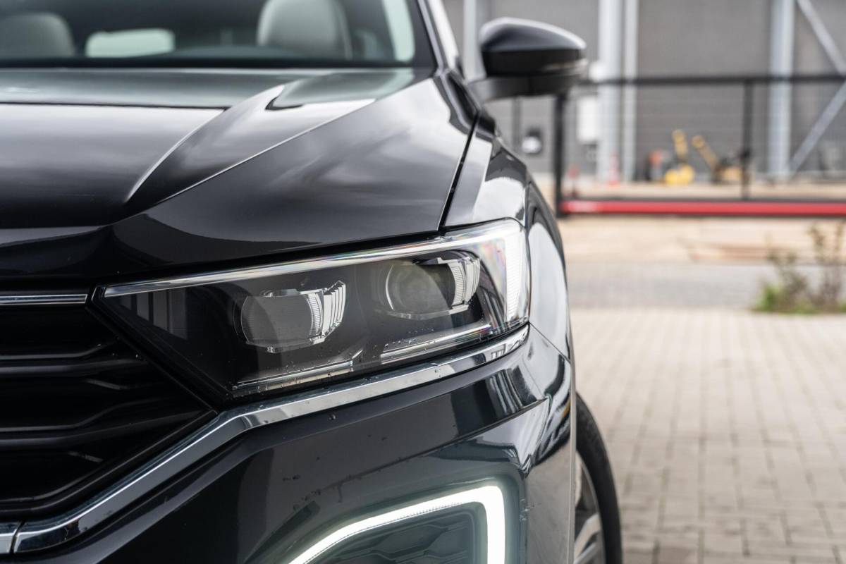 Volkswagen T-Roc Volkswagen T-Roc 1.5 TSI Sport Leder|Camera|Carplay|Pano|VOL