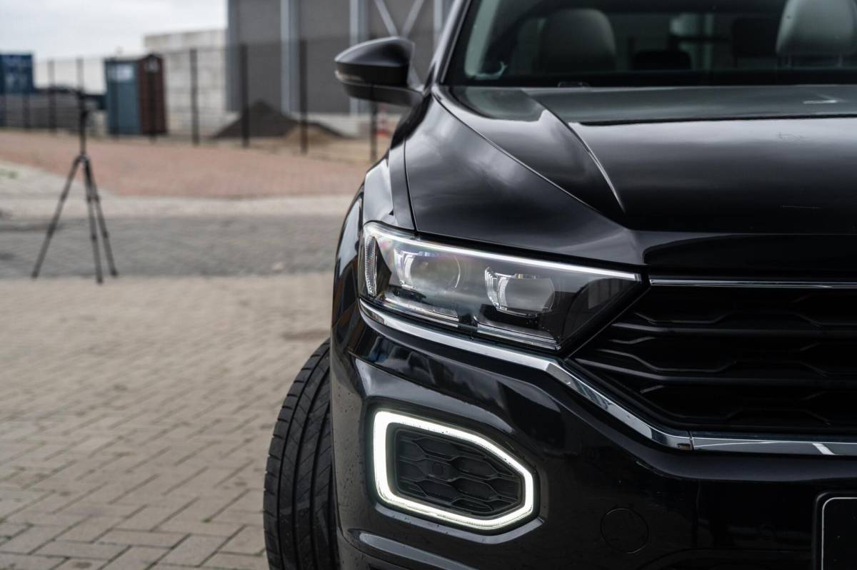Volkswagen T-Roc Volkswagen T-Roc 1.5 TSI Sport Leder|Camera|Carplay|Pano|VOL