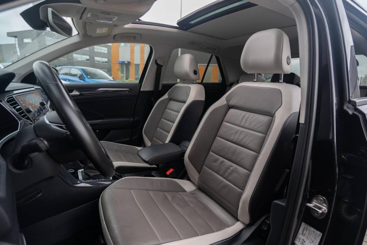 Volkswagen T-Roc Volkswagen T-Roc 1.5 TSI Sport Leder|Camera|Carplay|Pano|VOL