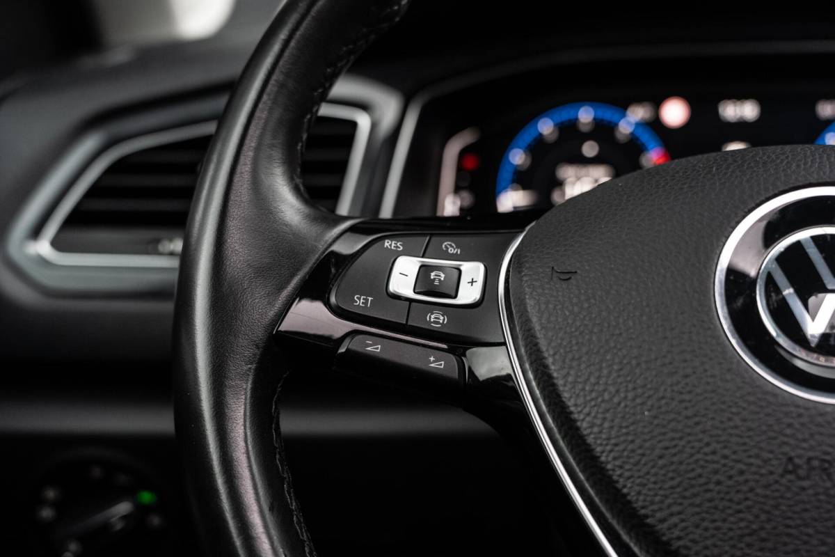 Volkswagen T-Roc Volkswagen T-Roc 1.5 TSI Sport Leder|Camera|Carplay|Pano|VOL