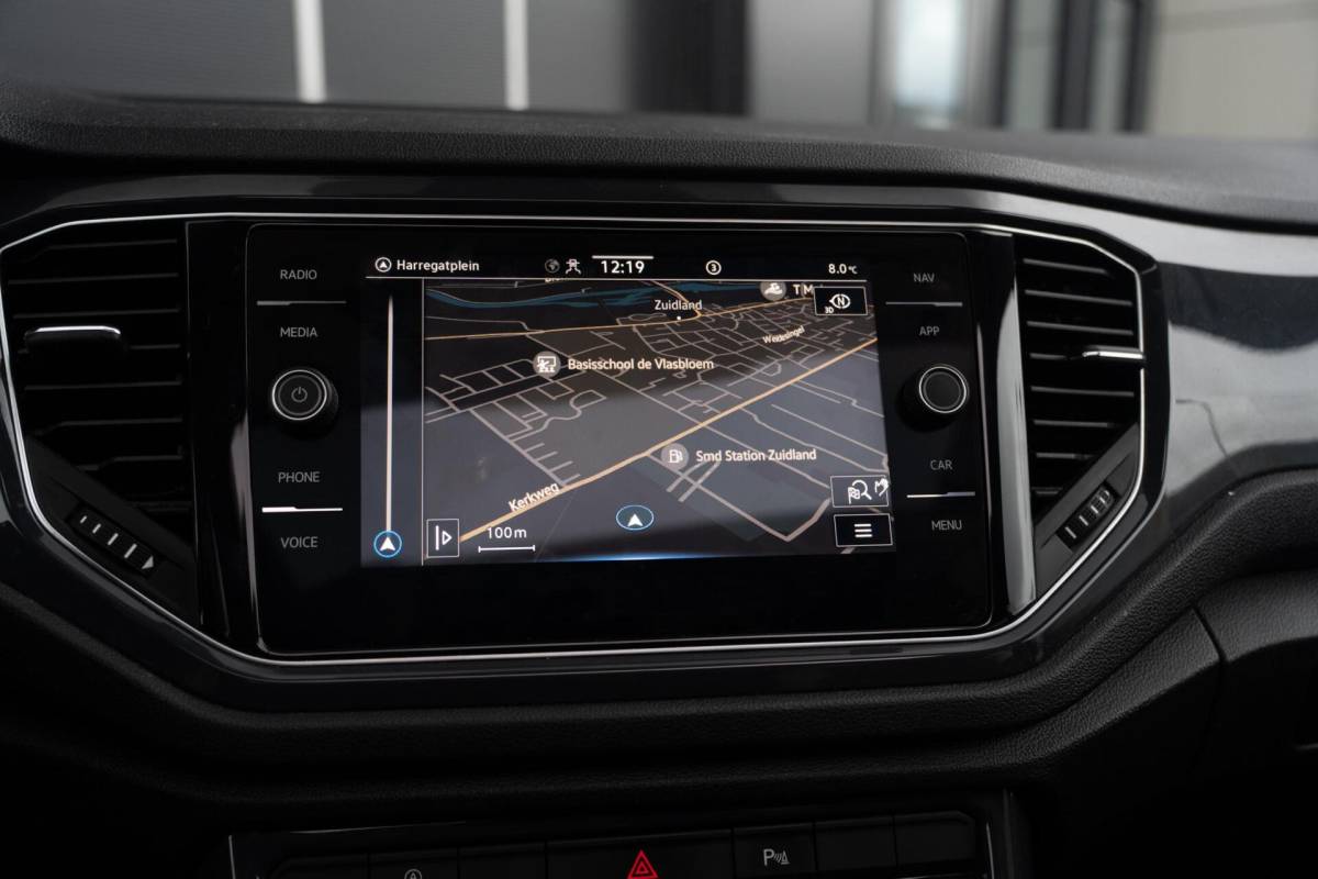 Volkswagen T-Roc Volkswagen T-Roc 1.5 TSI Sport Leder|Camera|Carplay|Pano|VOL