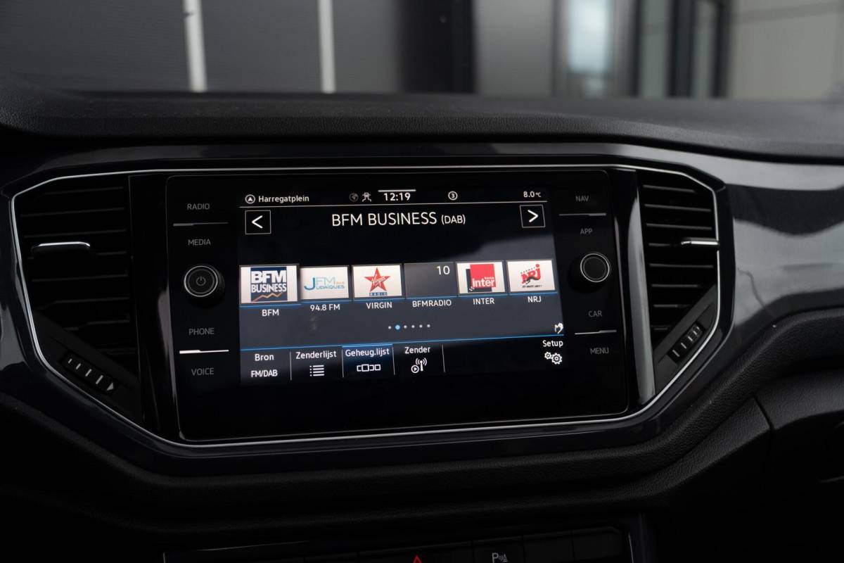 Volkswagen T-Roc Volkswagen T-Roc 1.5 TSI Sport Leder|Camera|Carplay|Pano|VOL