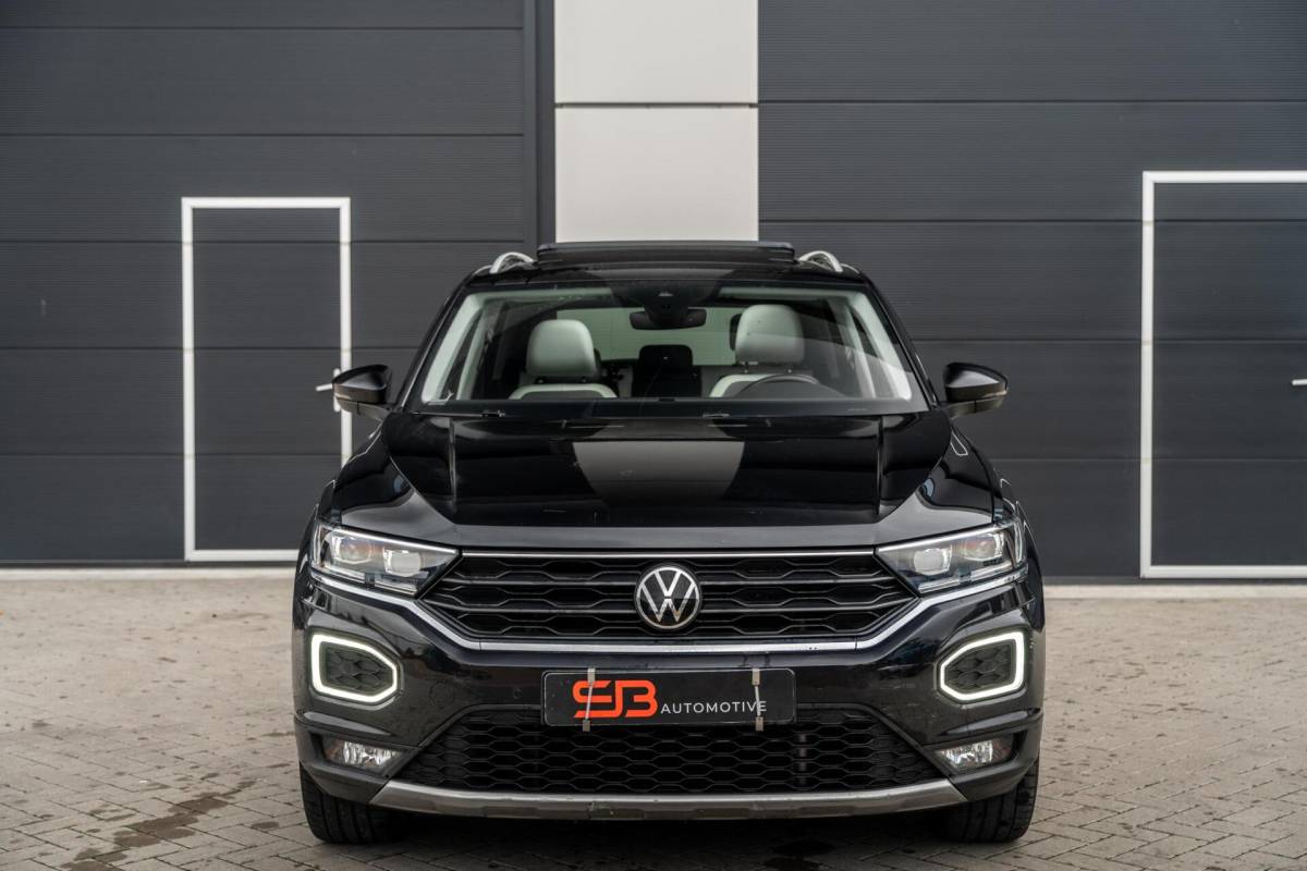 Volkswagen T-Roc Volkswagen T-Roc 1.5 TSI Sport Leder|Camera|Carplay|Pano|VOL
