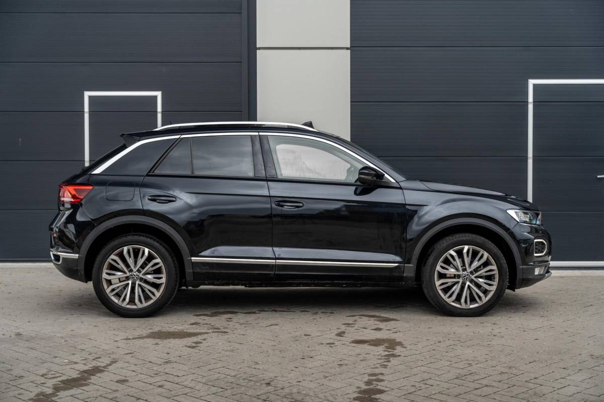Volkswagen T-Roc Volkswagen T-Roc 1.5 TSI Sport Leder|Camera|Carplay|Pano|VOL