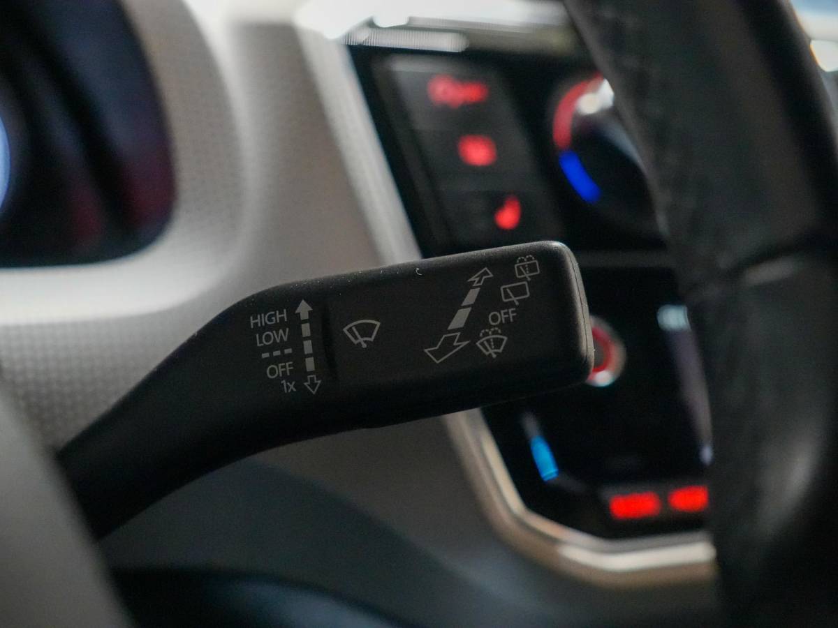 Volkswagen up! Volkswagen Up! 1.0 Rijklaar|stoel vrm|12maanden garantie.