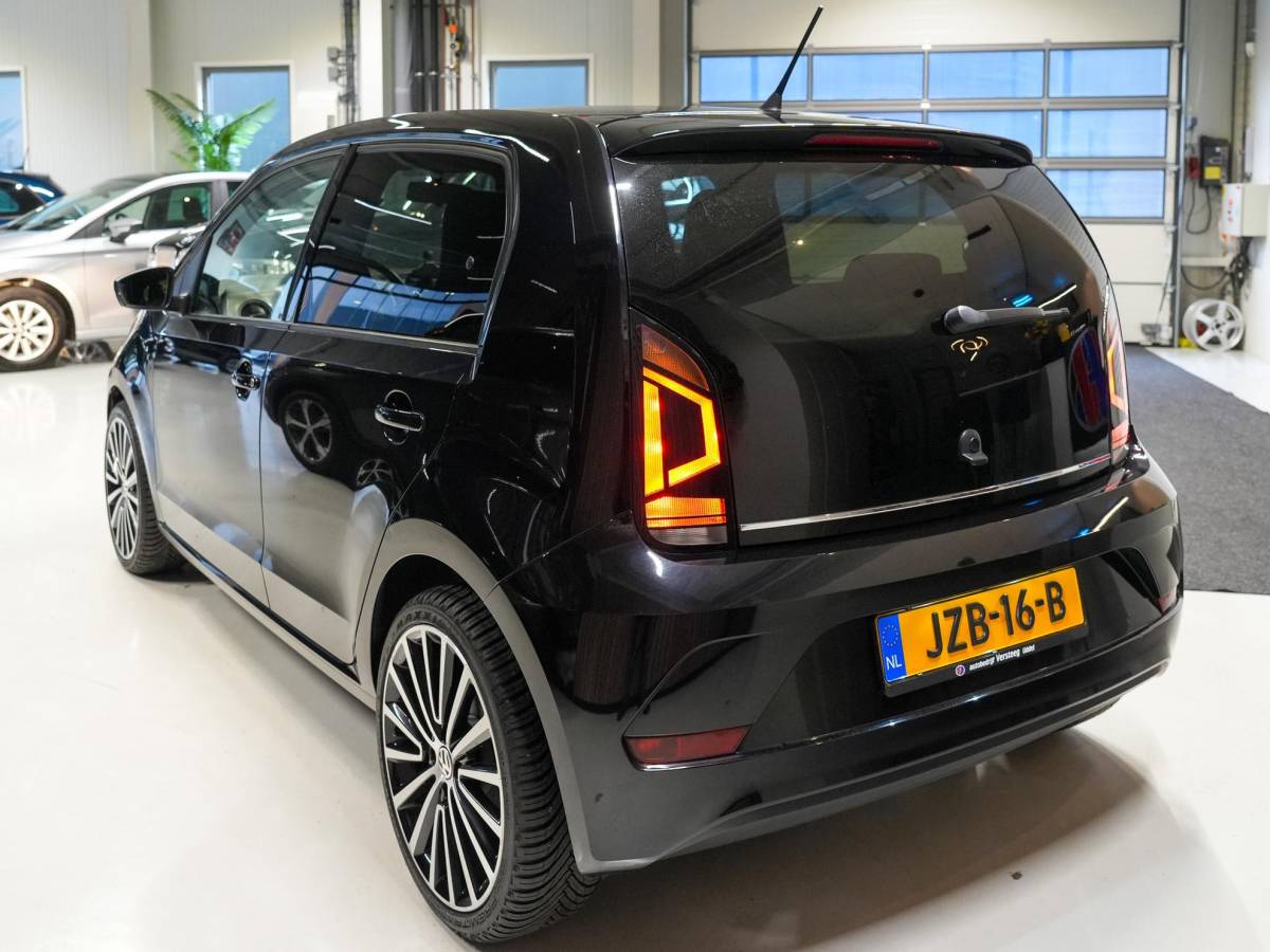 Volkswagen up! Volkswagen Up! 1.0 Rijklaar|stoel vrm|12maanden garantie.