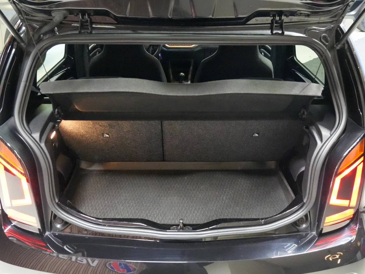 Volkswagen up! Volkswagen Up! 1.0 Rijklaar|stoel vrm|12maanden garantie.