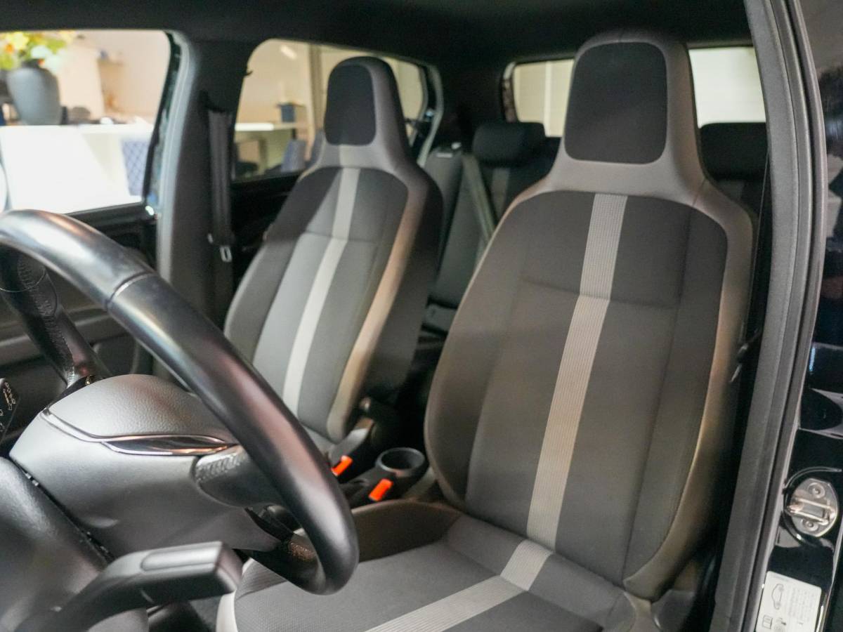 Volkswagen up! Volkswagen Up! 1.0 Rijklaar|stoel vrm|12maanden garantie.