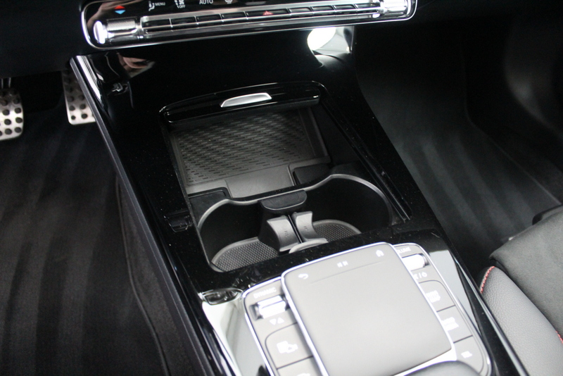 Mercedes-Benz A-Klasse Mercedes-Benz A-klasse 250 e Premium Plus AMG-Line | RIJKLAAR | PANORAMADAK | 360GR CAMERA | LEER/ALCANTARA