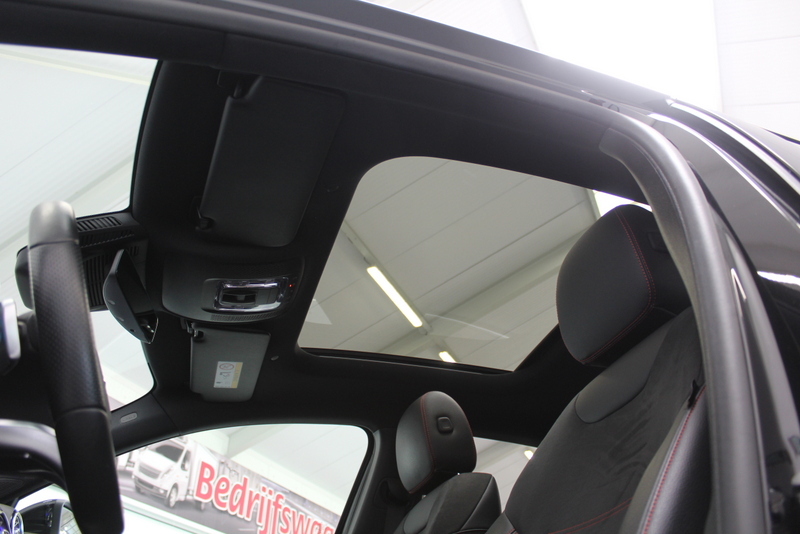 Mercedes-Benz A-Klasse Mercedes-Benz A-klasse 250 e Premium Plus AMG-Line | RIJKLAAR | PANORAMADAK | 360GR CAMERA | LEER/ALCANTARA