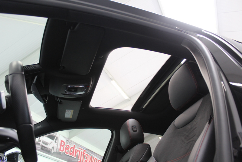 Mercedes-Benz A-Klasse Mercedes-Benz A-klasse 250 e Premium Plus AMG-Line | RIJKLAAR | PANORAMADAK | 360GR CAMERA | LEER/ALCANTARA