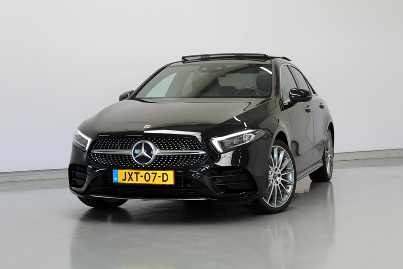Mercedes-Benz A-Klasse Mercedes-Benz A-klasse 250 e Premium Plus AMG-Line | RIJKLAAR | PANORAMADAK | 360GR CAMERA | LEER/ALCANTARA