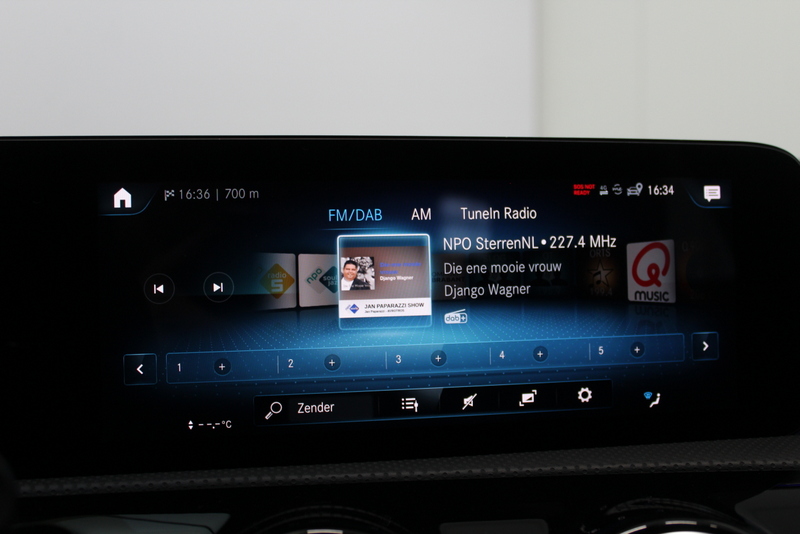 Mercedes-Benz A-Klasse Mercedes-Benz A-klasse 250 e AMG Line 161PK, RIJKLAAR | PLUG-IN HYBRIDE |  AUTOMAAT | ELEC-ACHTERKLEP | ALCANTARA/LEER