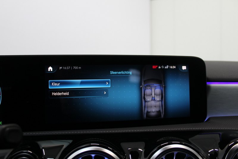 Mercedes-Benz A-Klasse Mercedes-Benz A-klasse 250 e AMG Line 161PK, RIJKLAAR | PLUG-IN HYBRIDE |  AUTOMAAT | ELEC-ACHTERKLEP | ALCANTARA/LEER