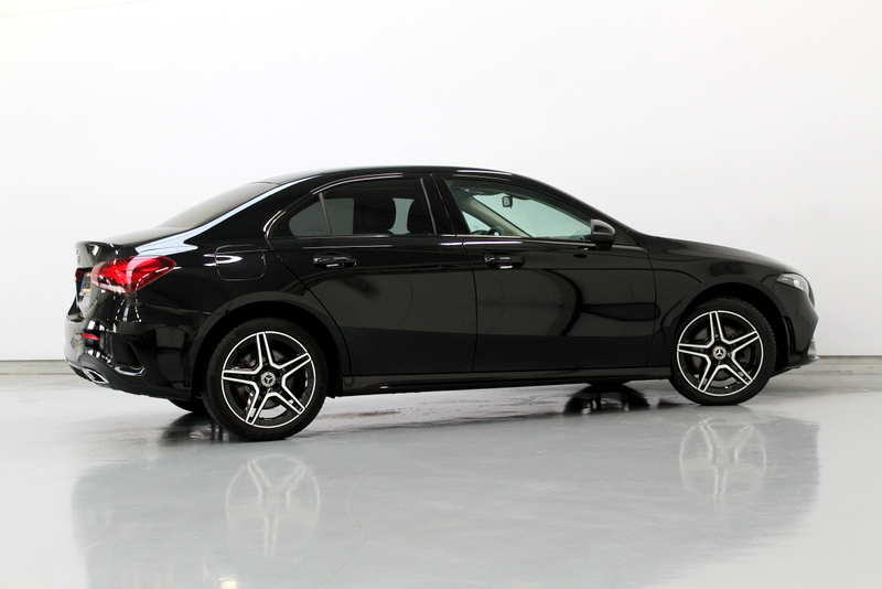 Mercedes-Benz A-Klasse Mercedes-Benz A-klasse 250 e AMG Line 161PK, RIJKLAAR | PLUG-IN HYBRIDE |  AUTOMAAT | ELEC-ACHTERKLEP | ALCANTARA/LEER