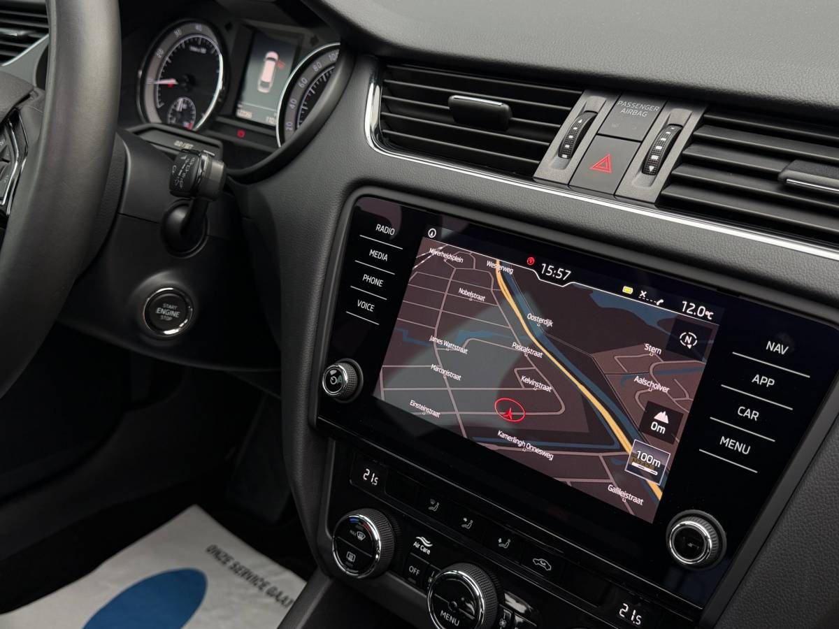 Škoda Octavia Skoda Octavia Combi 1.5 TSI 150pk CLEVER /CarPlay/ Pano/ Trekhaak