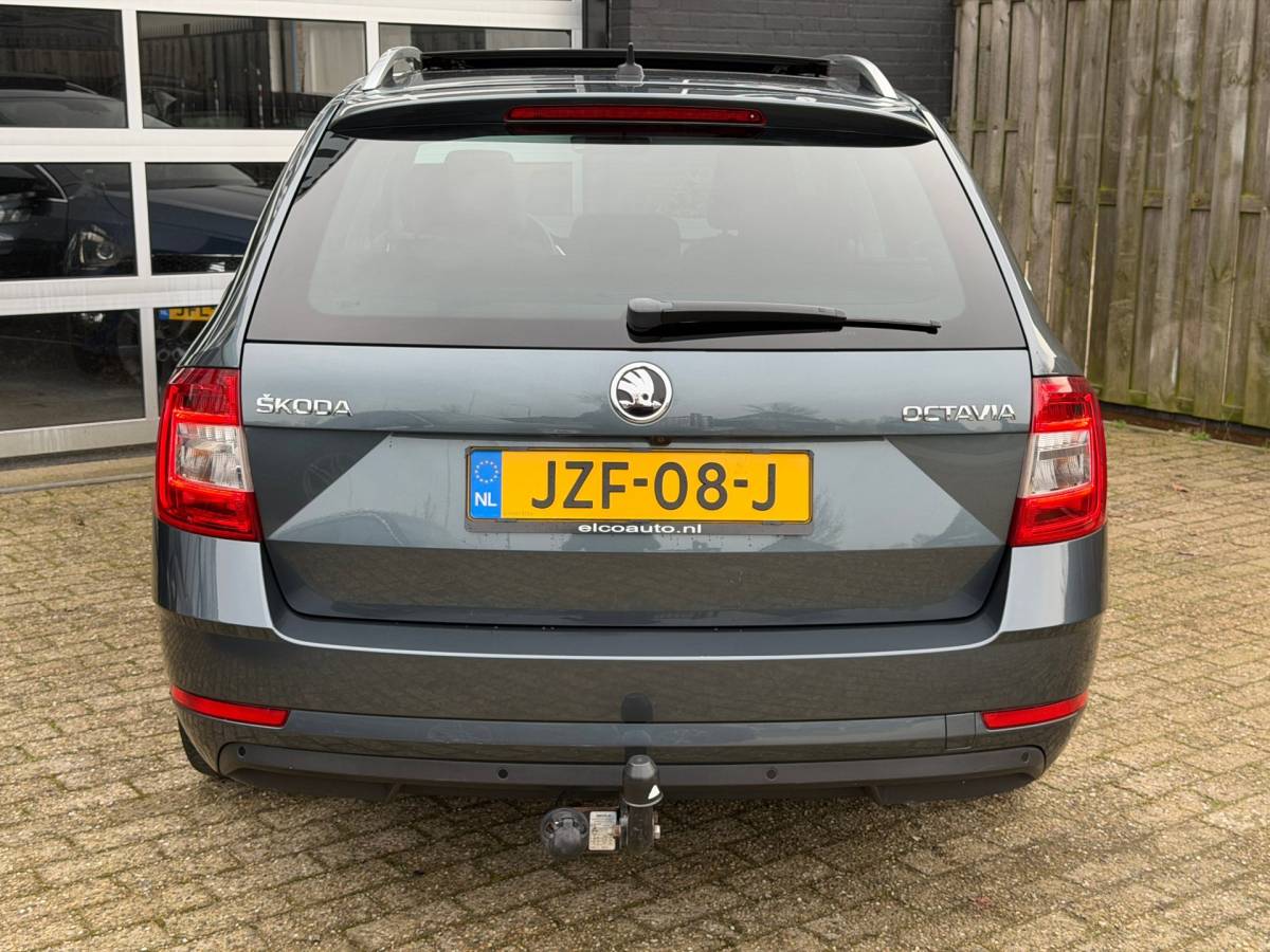 Škoda Octavia Skoda Octavia Combi 1.5 TSI 150pk CLEVER /CarPlay/ Pano/ Trekhaak