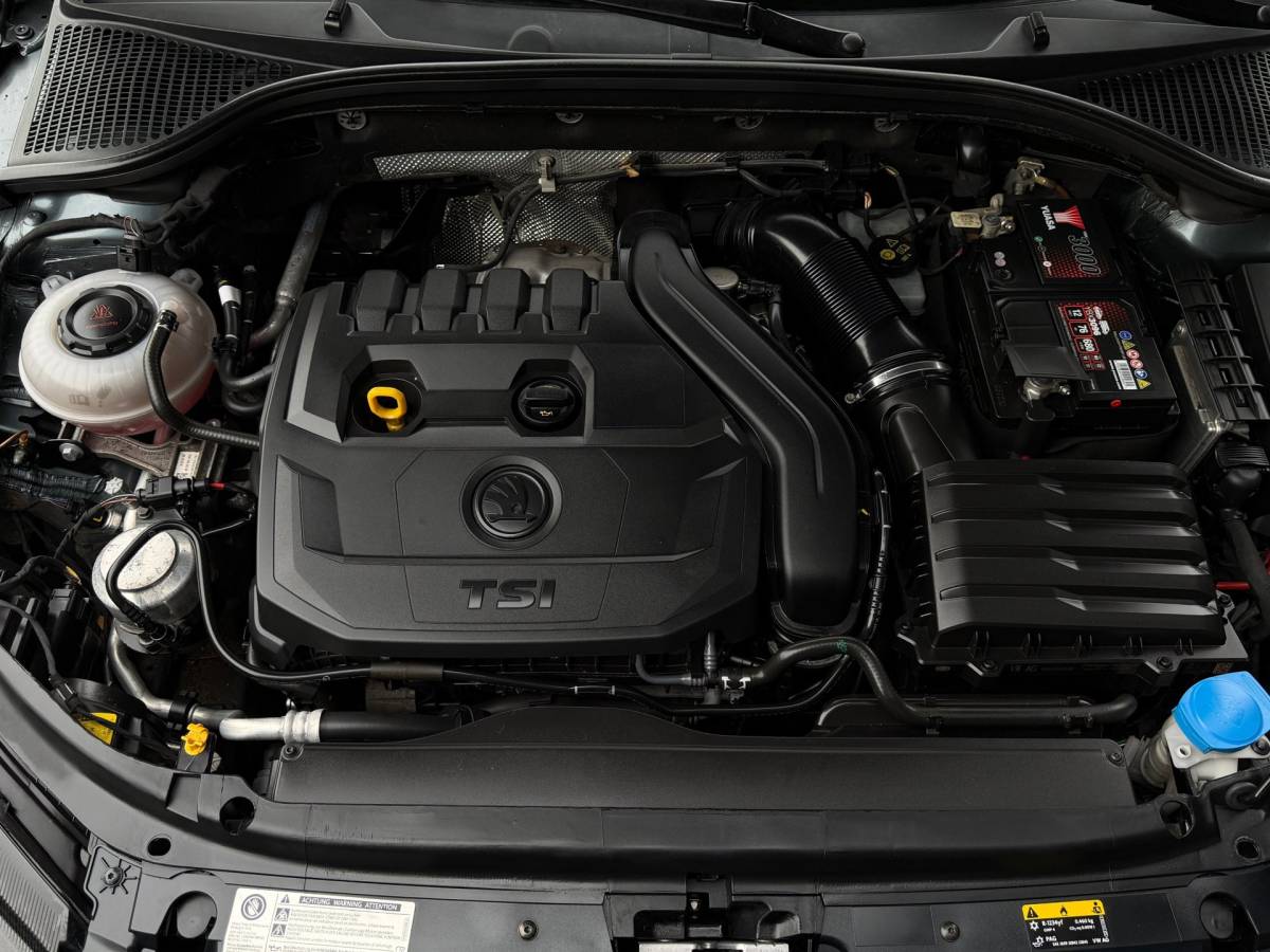 Škoda Octavia Skoda Octavia Combi 1.5 TSI 150pk CLEVER /CarPlay/ Pano/ Trekhaak