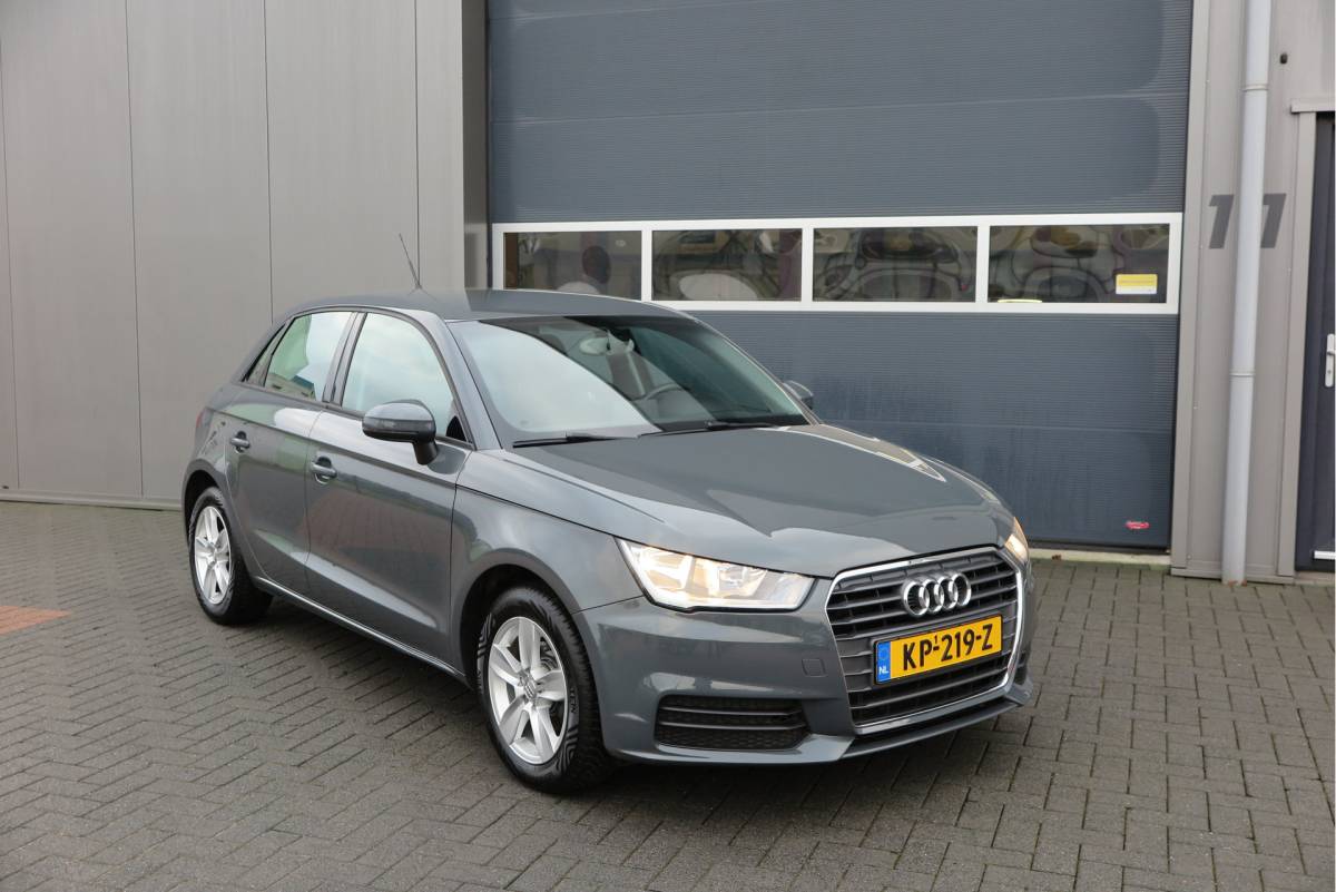 Audi A1 Sportback Audi A1 Sportback 1.0 TFSI 95pk S-tronic Pro Line Navigatie , Cruisecontrol , LMV , Bleutooth telefoon integratie, Stuurwiel multifunctioneel. etc