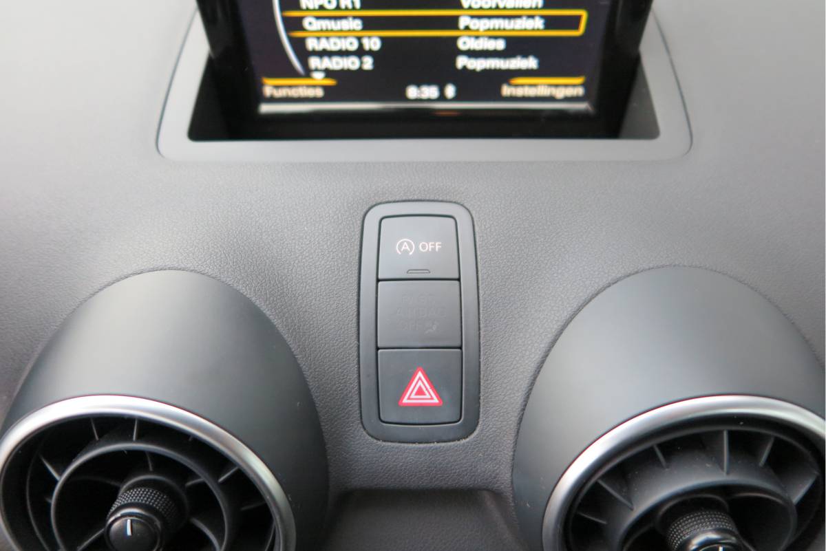 Audi A1 Sportback Audi A1 Sportback 1.0 TFSI 95pk S-tronic Pro Line Navigatie , Cruisecontrol , LMV , Bleutooth telefoon integratie, Stuurwiel multifunctioneel. etc