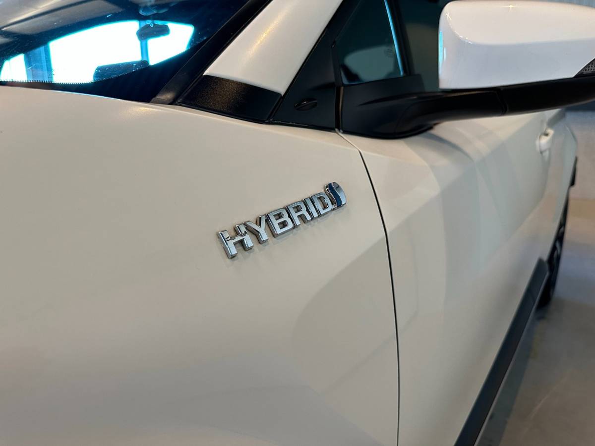Toyota C-HR Toyota C-HR 1.8 Hybrid AUTOMAAT DYNAMIC-uitv/CLIMA AIRCO/LM-VELG/NAVIGATIE/TREKHAAK/ISOFIX/ADAPTIVE CRUISECONTROL/DAB+/LANE ASSIST