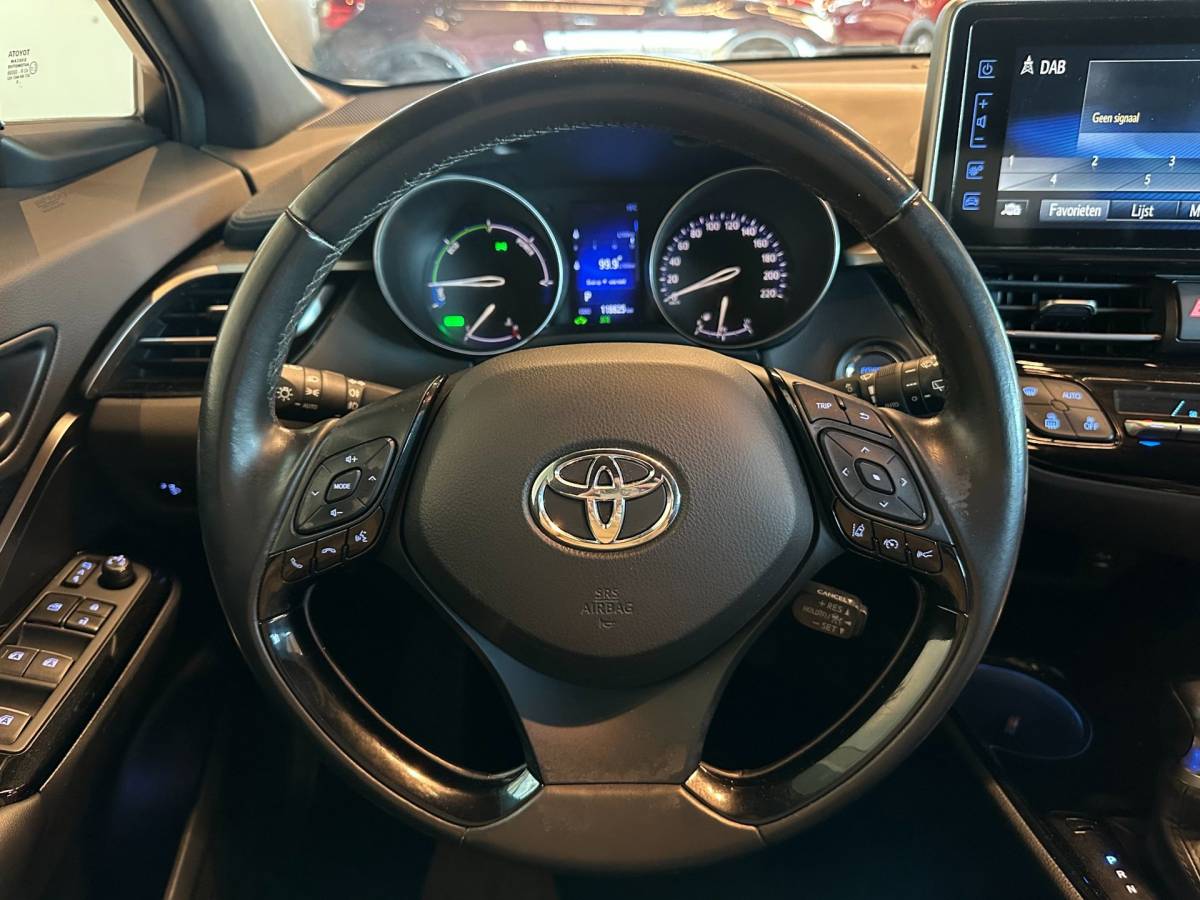 Toyota C-HR Toyota C-HR 1.8 Hybrid AUTOMAAT DYNAMIC-uitv/CLIMA AIRCO/LM-VELG/NAVIGATIE/TREKHAAK/ISOFIX/ADAPTIVE CRUISECONTROL/DAB+/LANE ASSIST