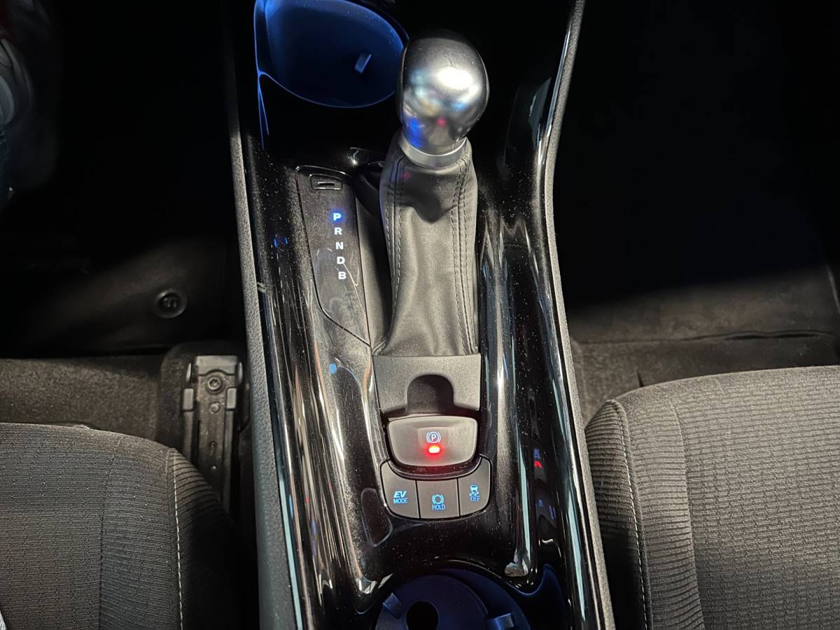 Toyota C-HR Toyota C-HR 1.8 Hybrid AUTOMAAT DYNAMIC-uitv/CLIMA AIRCO/LM-VELG/NAVIGATIE/TREKHAAK/ISOFIX/ADAPTIVE CRUISECONTROL/DAB+/LANE ASSIST