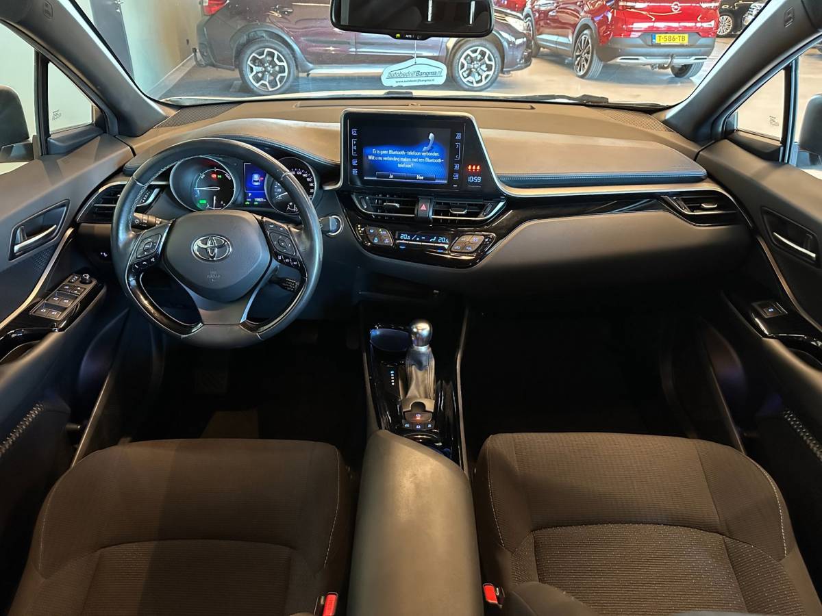 Toyota C-HR Toyota C-HR 1.8 Hybrid AUTOMAAT DYNAMIC-uitv/CLIMA AIRCO/LM-VELG/NAVIGATIE/TREKHAAK/ISOFIX/ADAPTIVE CRUISECONTROL/DAB+/LANE ASSIST