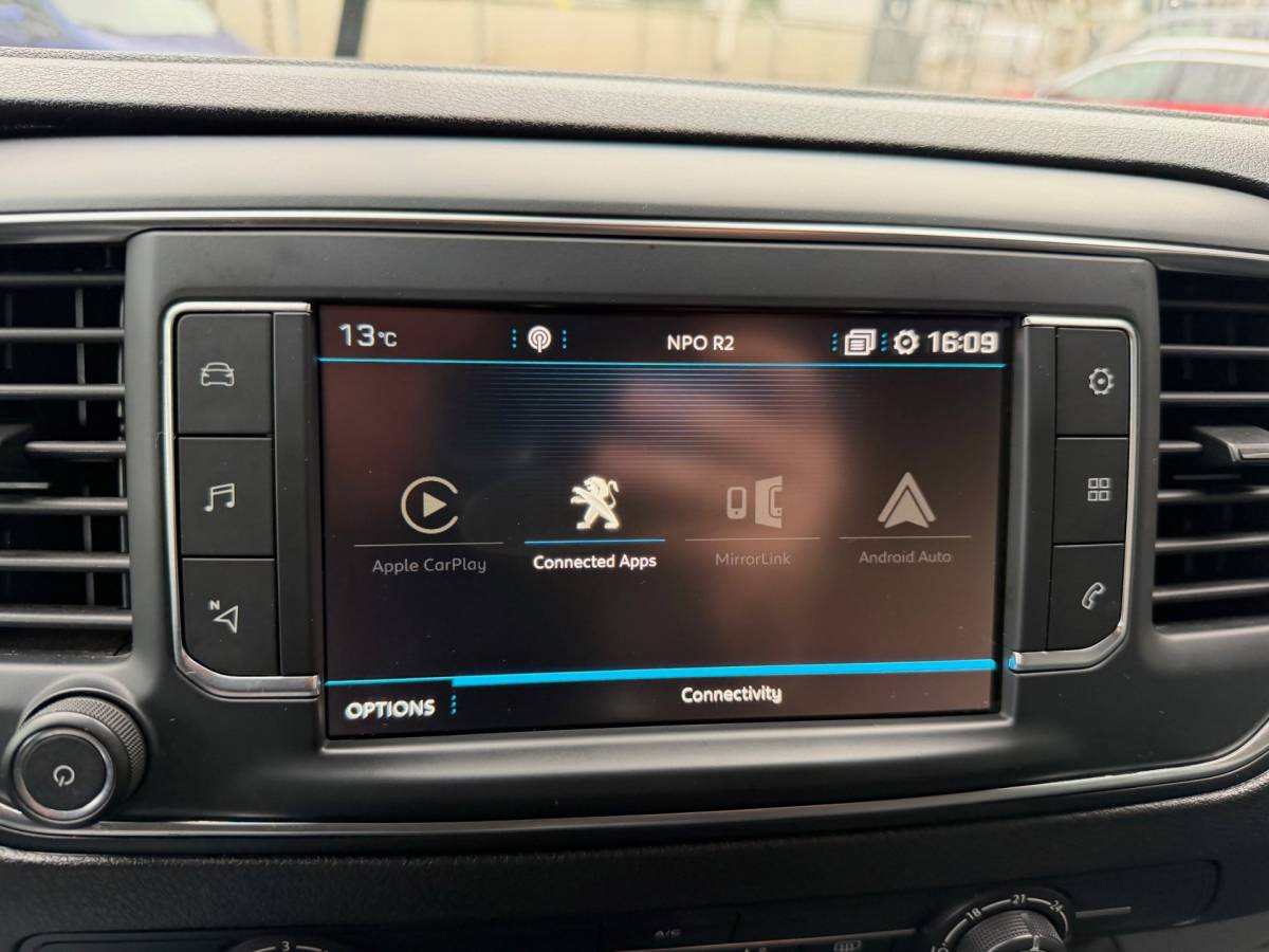 Peugeot Expert Peugeot Expert 231S 2.0 BlueHDI 120PK Premium Pack / Trekhaak / Camera / Navi