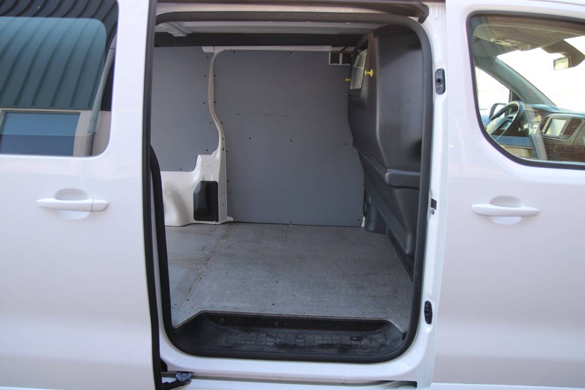 Peugeot Expert Peugeot Expert 231S 2.0 BlueHDI 120PK Premium Pack / Trekhaak / Camera / Navi