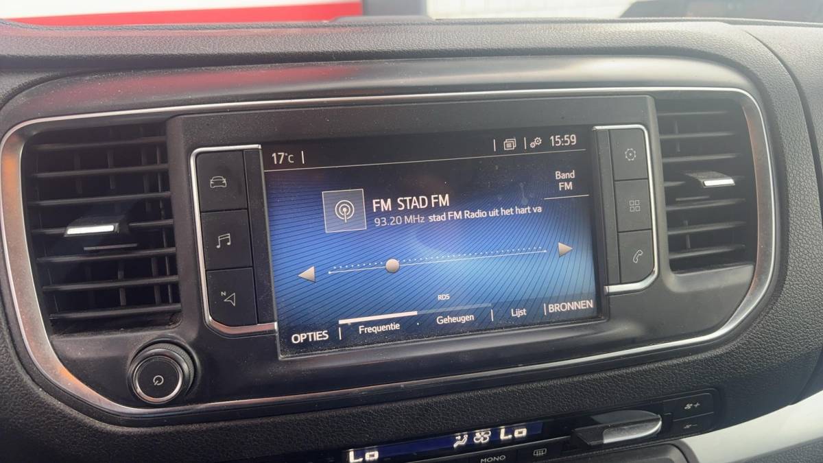 Toyota ProAce Toyota PROACE Worker 2.0 D-4D Black Line Long DC 5 PERS / AUTOMAAT / NWE D-RIEM / LEDER /STOELVERW / CARPLAY / CAMERA / TREKHAAK / NL-AUTO