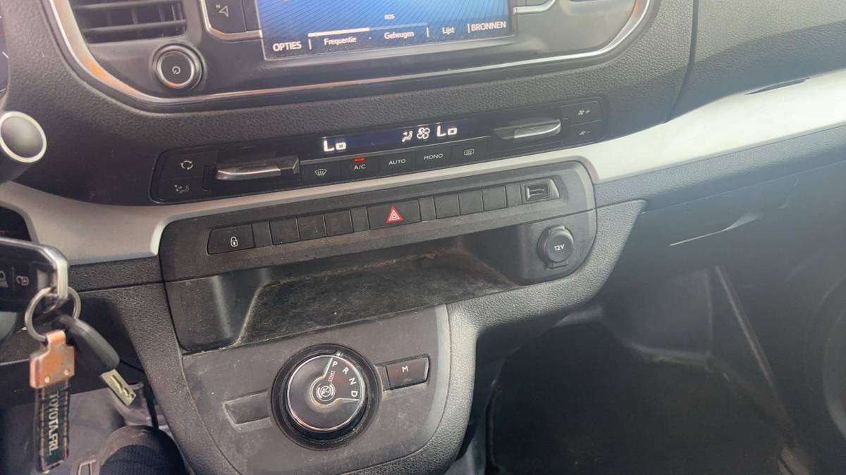 Toyota ProAce Toyota PROACE Worker 2.0 D-4D Black Line Long DC 5 PERS / AUTOMAAT / NWE D-RIEM / LEDER /STOELVERW / CARPLAY / CAMERA / TREKHAAK / NL-AUTO