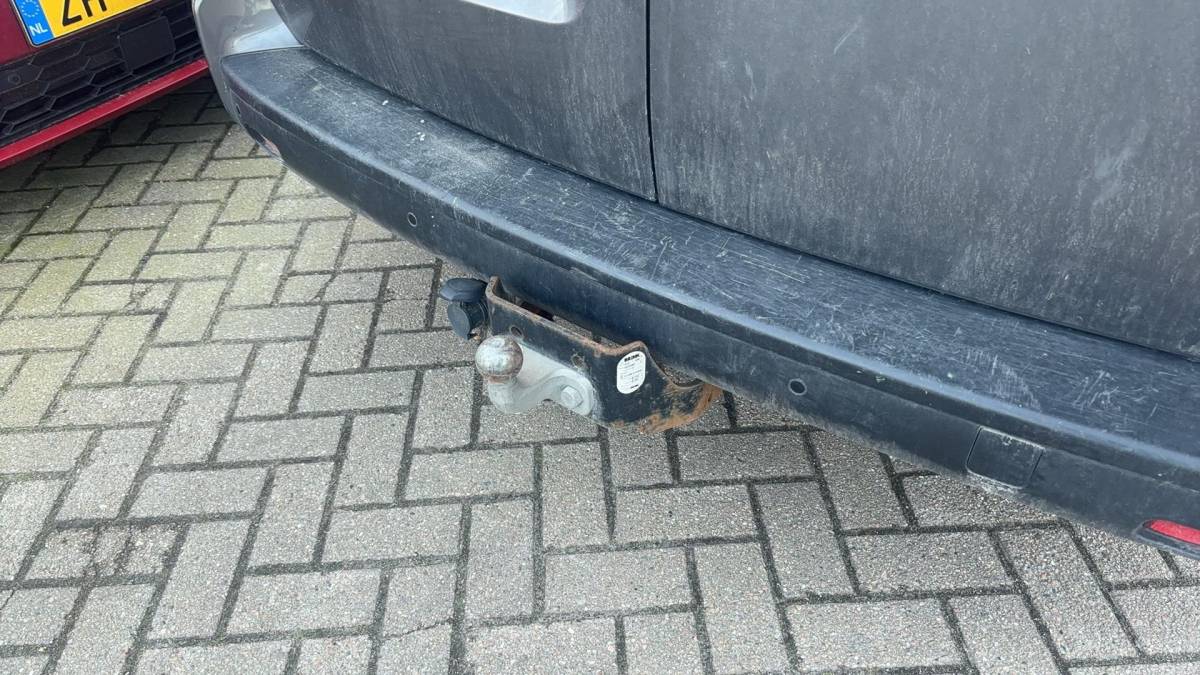 Toyota ProAce Toyota PROACE Worker 2.0 D-4D Black Line Long DC 5 PERS / AUTOMAAT / NWE D-RIEM / LEDER /STOELVERW / CARPLAY / CAMERA / TREKHAAK / NL-AUTO