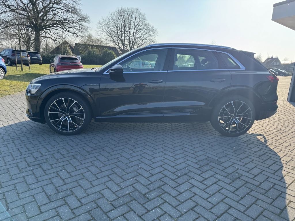 Audi e-tron Audi e-tron e-tron 50 q L Ed +