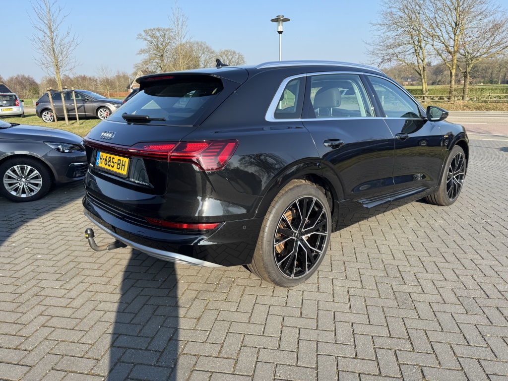 Audi e-tron Audi e-tron e-tron 50 q L Ed +