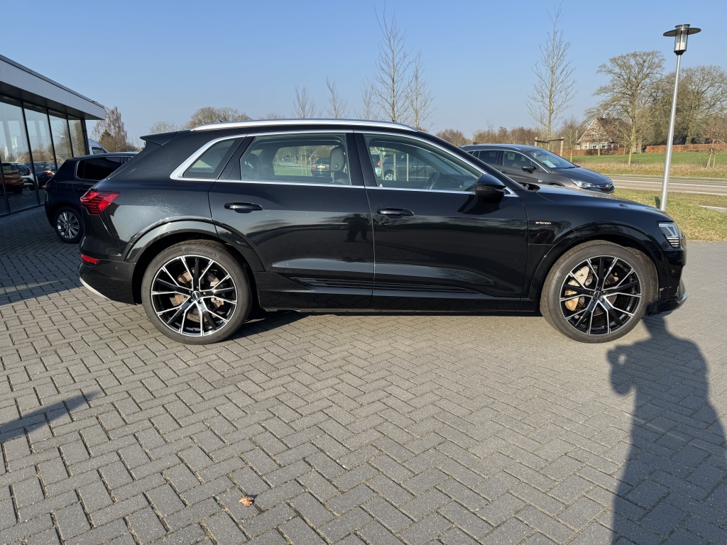 Audi e-tron Audi e-tron e-tron 50 q L Ed +