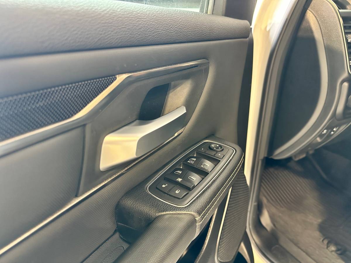 Dodge Ram 1500 Dodge Ram 1500 5.7 V8 4×4 Crew Cab 5’7 Sport | Soft Cover | Full option | Camera | Trekhaak | White Edition |