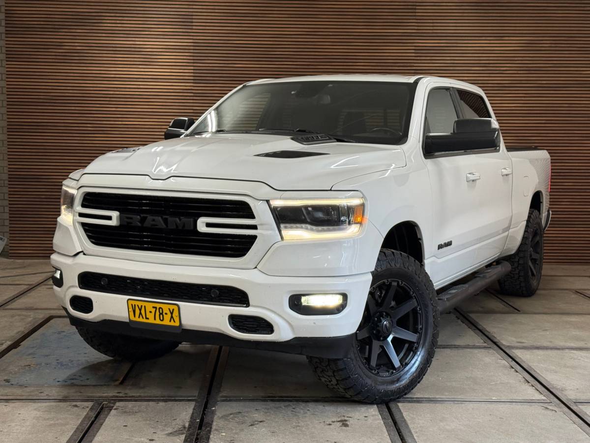 Dodge Ram 1500 Dodge Ram 1500 5.7 V8 4×4 Crew Cab 5’7 Sport | Soft Cover | Full option | Camera | Trekhaak | White Edition |