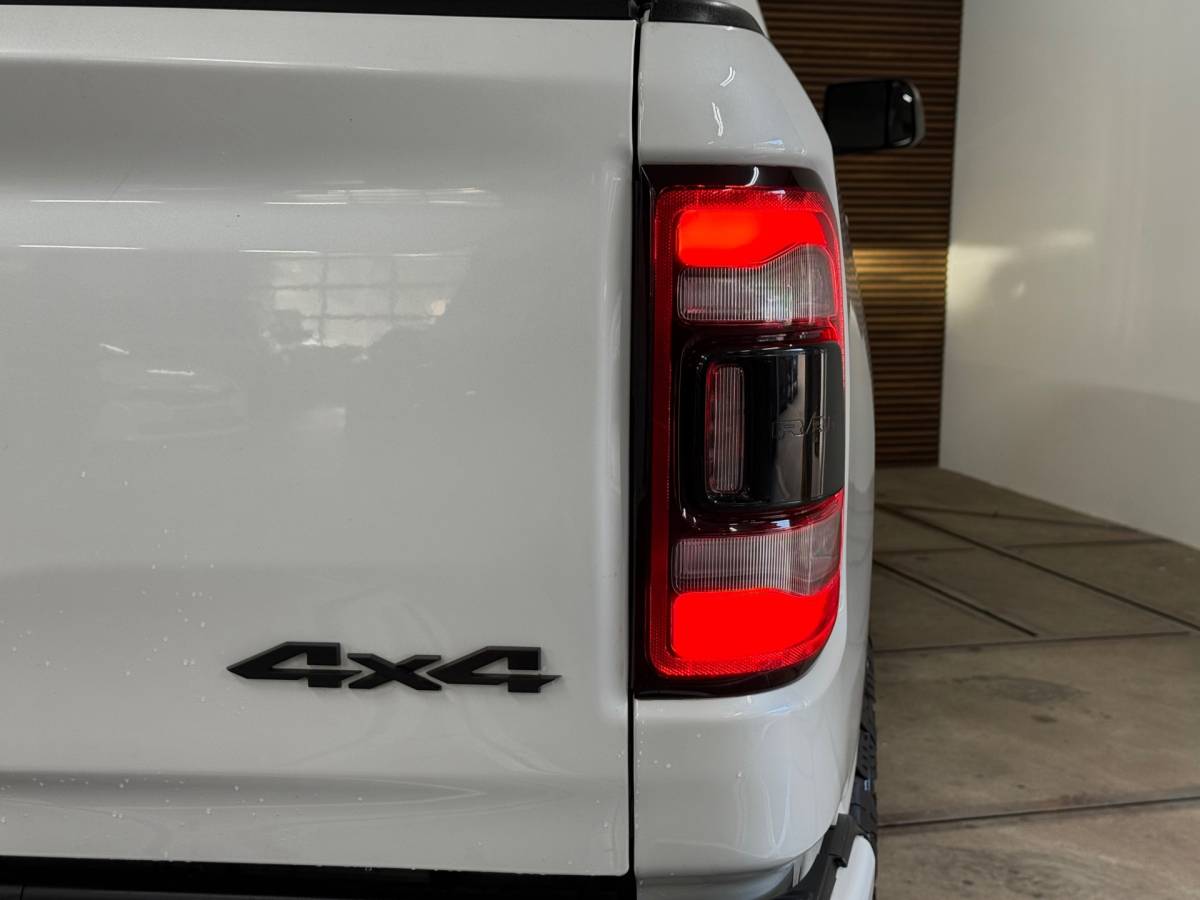 Dodge Ram 1500 Dodge Ram 1500 5.7 V8 4×4 Crew Cab 5’7 Sport | Soft Cover | Full option | Camera | Trekhaak | White Edition |