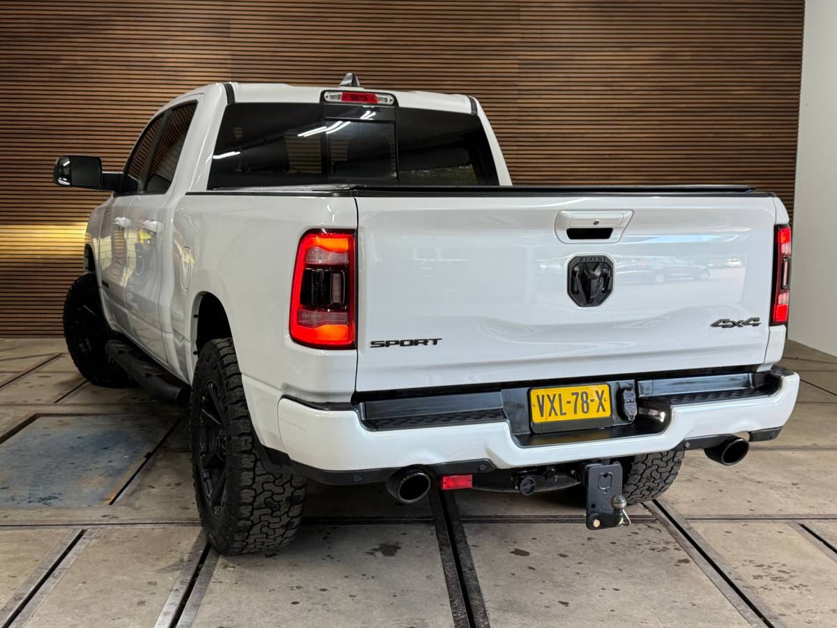 Dodge Ram 1500 Dodge Ram 1500 5.7 V8 4×4 Crew Cab 5’7 Sport | Soft Cover | Full option | Camera | Trekhaak | White Edition |