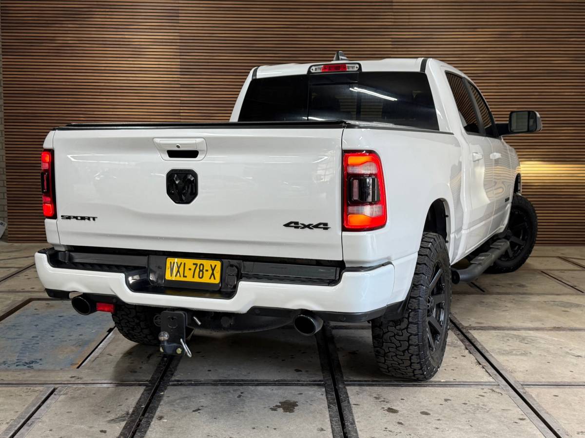 Dodge Ram 1500 Dodge Ram 1500 5.7 V8 4×4 Crew Cab 5’7 Sport | Soft Cover | Full option | Camera | Trekhaak | White Edition |