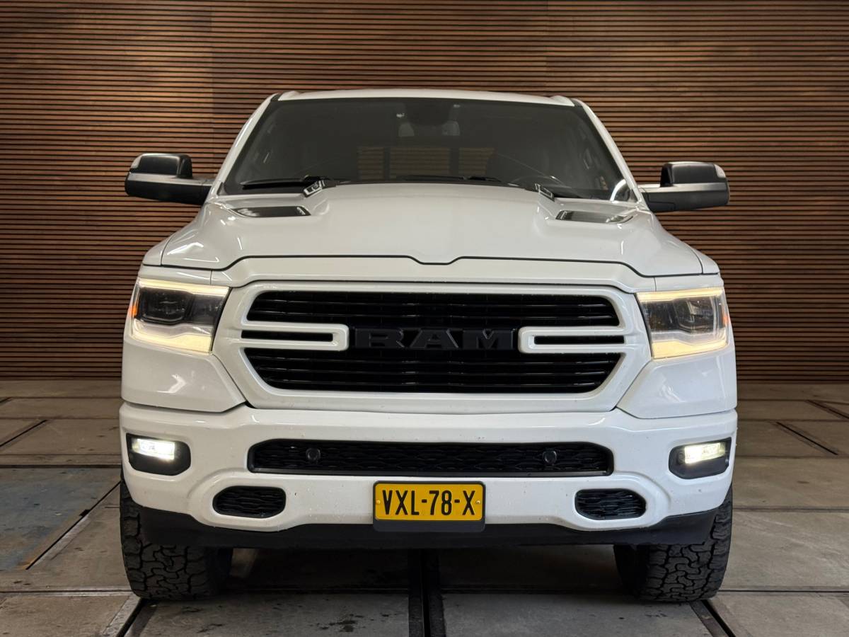 Dodge Ram 1500 Dodge Ram 1500 5.7 V8 4×4 Crew Cab 5’7 Sport | Soft Cover | Full option | Camera | Trekhaak | White Edition |