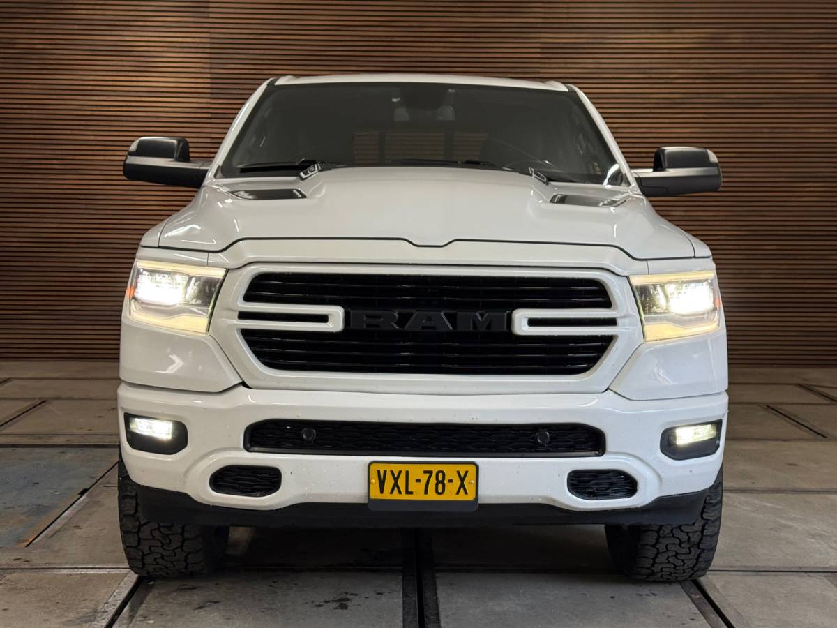 Dodge Ram 1500 Dodge Ram 1500 5.7 V8 4×4 Crew Cab 5’7 Sport | Soft Cover | Full option | Camera | Trekhaak | White Edition |